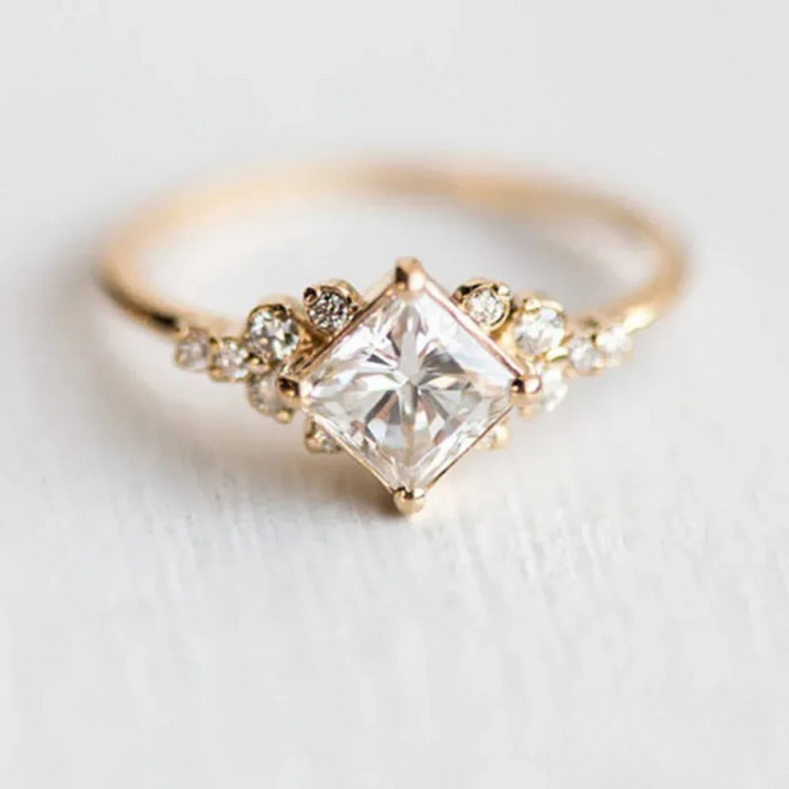 Chic Ring with Royal Elegance