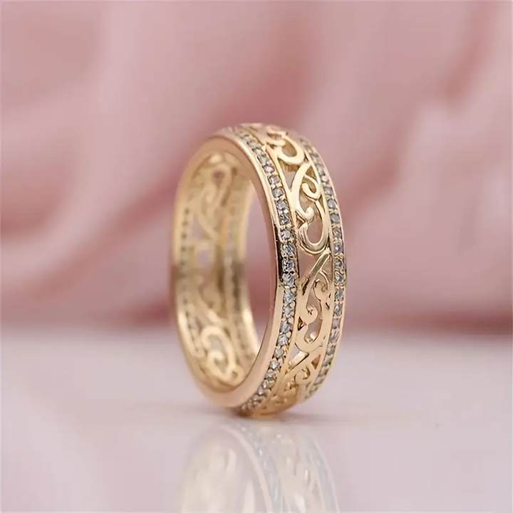 Shimmering Openwork Gold Ring